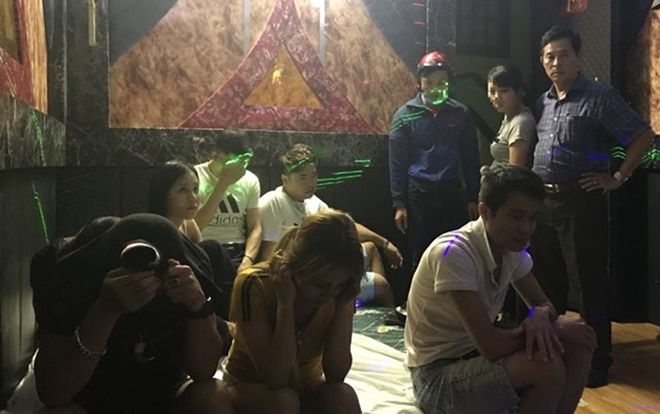 Huế: Đột kích nhà nghỉ Youtube, phát hiện nhiều 'nam thanh nữ tú' thác loạn cùng… ma túy