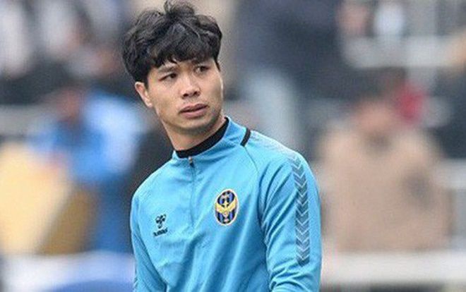 Sau 10 năm, Công Phượng đạp lên 'nỗi hận đời thừa' của Lê Công Vinh