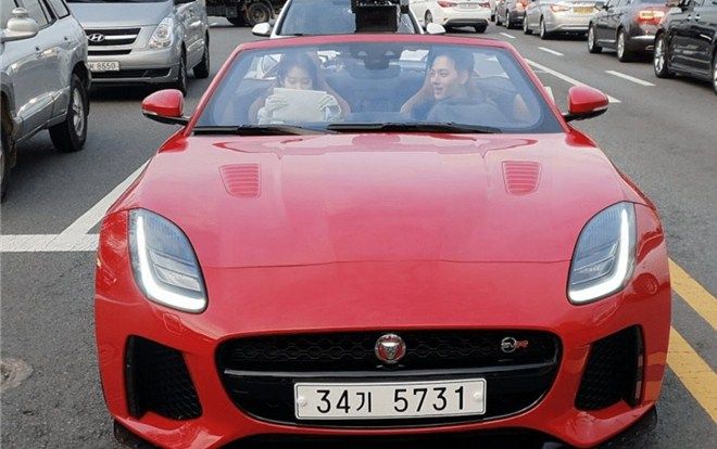 Lộ diện những hình ảnh đầu tiên của Yeo Jin Goo và IU trên phim trường ‘Hotel Del Luna’