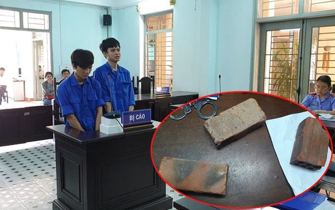 Tông xe ném gạch trả thù lực lượng 911 vì bị nhắc nhở vi phạm giao thông, hai thanh niên lĩnh án tù