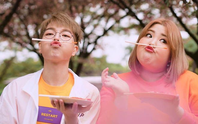 Cô gái 'ngoại cỡ' đóng chung MV với Đức Phúc nổi tiếng như thế nào?