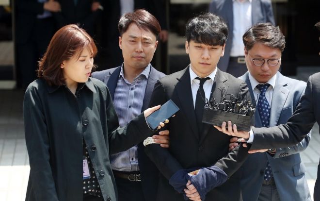 HOT: Đã có kết quả từ Tòa án, lệnh bắt giữ Seungri có được thông qua?