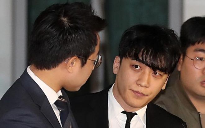 Lệnh bắt giữ bị bác bỏ, Seungri được cởi trói và rời khỏi nhà giam trong đêm