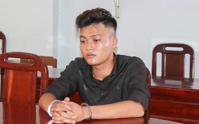 Tìm thanh niên va chạm xe với con để 'nói chuyện', người cha bị đâm tử vong