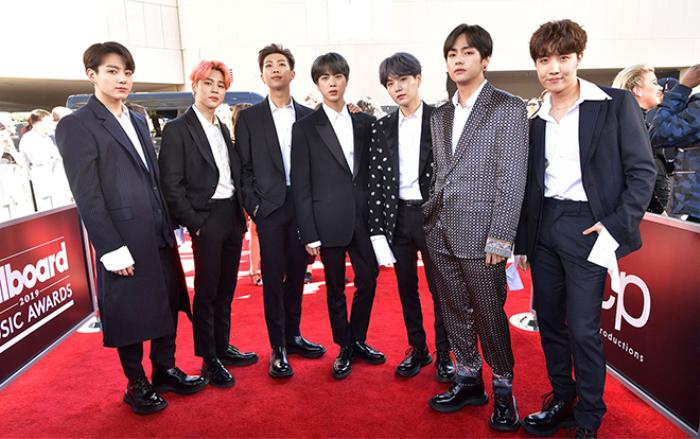 Bighit xác nhận: BTS sẽ xuất hiện trong đêm Chung kết The Voice Mỹ 2019 nhưng khách mời biểu diễn lại là…