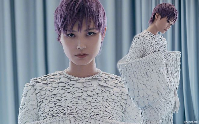 LHP Cannes 2019 ngày 2 - Lý Vũ Xuân không phụ lòng khán giả vì sự ấn tượng: Lông chim bạch vũ kết hợp vảy cá?