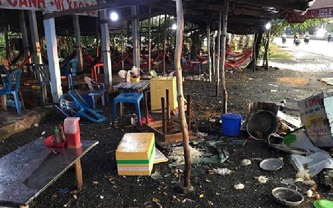 Khởi tố nhóm người đập phá quán ăn bị tố chặt chém, hành hung khách ở Long An