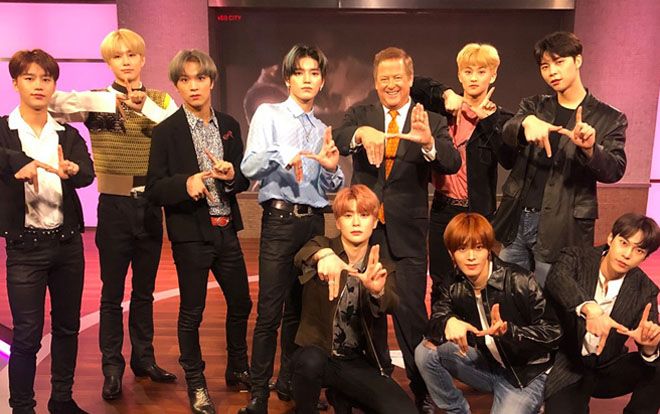 Kém duyên so sánh NCT 127 với BTS, MC chương trình 'KTLA 5 Morning News' nhận 'mưa chỉ trích' gắt gao