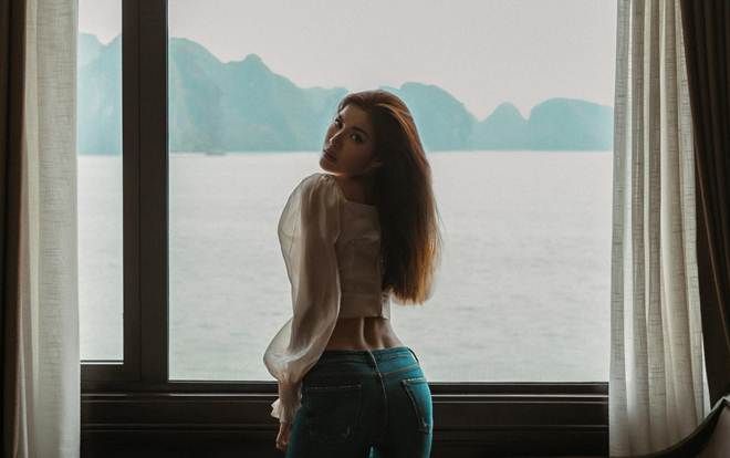 Ngoài số đo vàng, Minh Tú còn sở hữu hõm Venus gợi cảm 'chết người', đánh gục mọi đàn ông