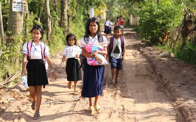 Lo học sinh bị sốc nhiệt do nắng nóng, bộ giáo dục nước này cắt giảm nửa giờ học mỗi ngày