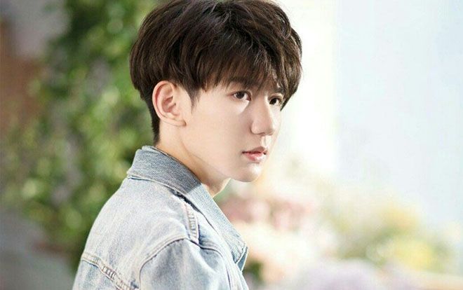 Sau scandal hút thuốc trong nhà hàng, Vương Nguyên lên tiếng xin lỗi công chúng và fan TFBOYS