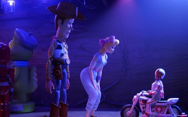 'Toy Story 4' tung trailer cuối giới thiệu cuộc gặp đầu tiên với nhân vật Duke Caboom do Keanu Reeves lồng tiếng