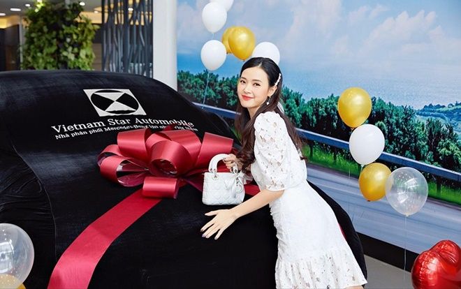 Midu ở tuổi 30 khiến bao người ngưỡng mộ vì tự tậu xe tiền tỷ, căn hộ xa hoa