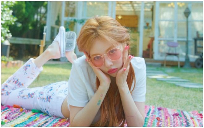Chẳng cần make up đậm hay son đỏ lòe loẹt Hyuna vẫn quyến rũ 'chết người' với style bánh bèo