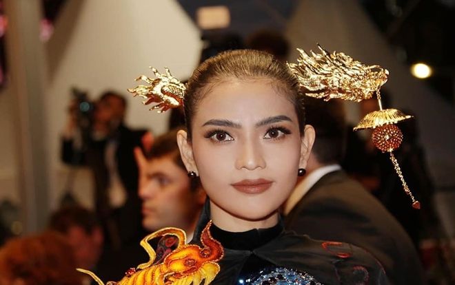 Bộ áo dài 'gây bão' Trương Thị May diện tại Cannes được thực hiện trong vòng 7 tháng ròng