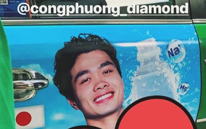 Thấy Công Phượng trên taxi, Văn Toàn phản ứng bất ngờ