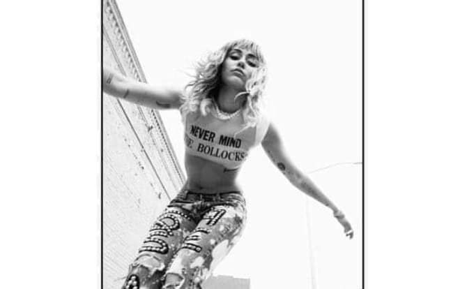 Miley Cyrus hé lộ toàn bộ tracklist album mới hậu ồn ào liên quan Nicki Minaj và Cardi B: Sự tính toán đã lên kế hoạch?