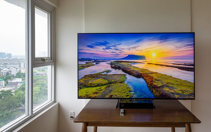 Trải nghiệm TV Samsung QLED 8K: Công nghệ AI Upscale có đủ tốt để xem những bộ phim kinh điển ngày xưa?