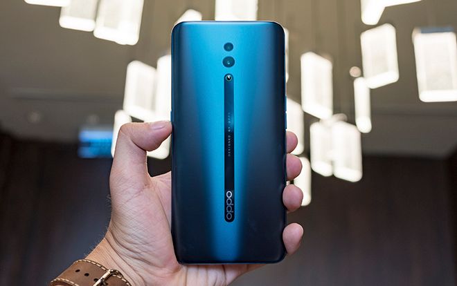 Mở hộp OPPO Reno: Màn hình Full View, camera selfie 'vây cá mập' độc đáo