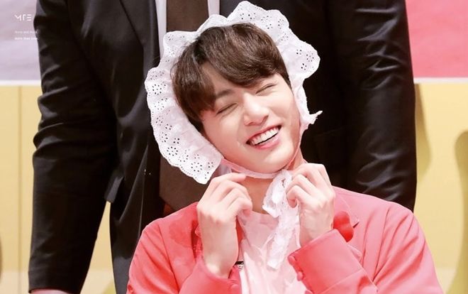 Ngạc nhiên trước kết quả sử dụng bộ lọc em bé với 'cậu út' nhà BTS - Jungkook