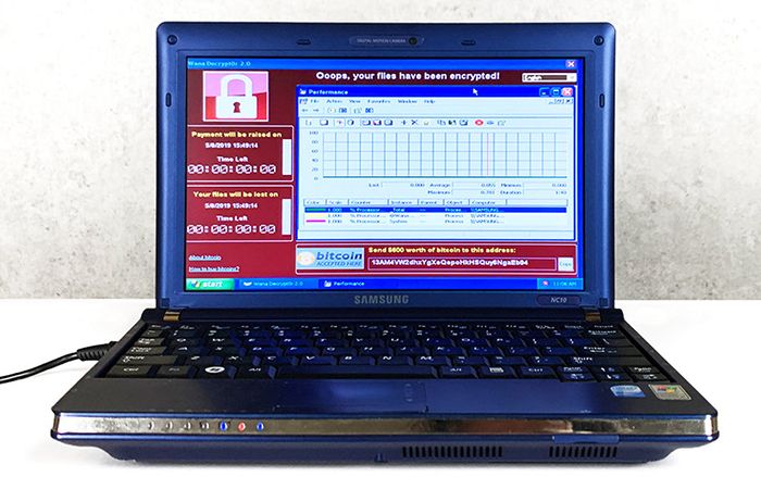 Chiếc máy tính nguy hiểm nhất thế giới đã được bán với giá 1,345 triệu USD