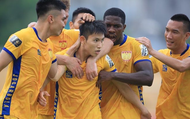 CLIP: Tân binh U23 Việt Nam ghi bàn giúp Thanh Hoá thắng kịch tính