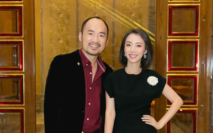 Thu Trang - Tiến Luật sang chảnh với cây 'đen toàn tập' đi ăn cưới cưới đạo diễn Nhất Trung