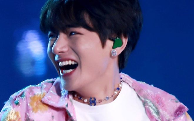 V (BTS) tắm trước khi gặp ARMY và cái kết