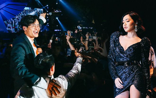 Biểu diễn quá sung, Hà Anh Tuấn - Bích Phương trèo hẳn lên ghế để quẩy cuồng nhiệt cùng hàng ngàn khán giả Hà Thành