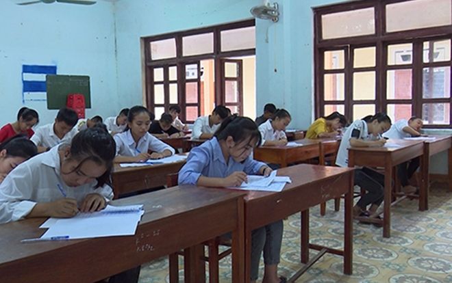 6.400 thí sinh Quảng Bình phải thi lại lớp 10 môn Văn, ngoài việc giám thị kí nhầm còn có nguyên nhân khác quan trọng hơn