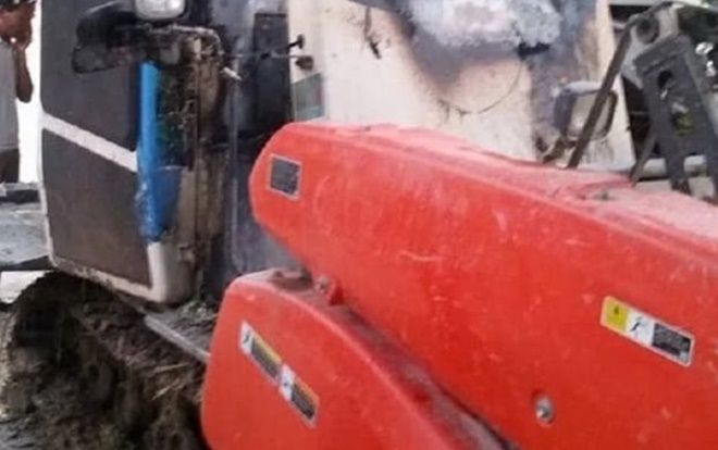 Thái Bình: Nghi vấn máy gặt lúa của người dân bị kẻ xấu phóng hỏa đốt trong đêm