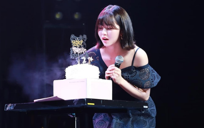 Tạm biệt tóc dài thân thương 10 năm, Kim So Hyun chính thức ‘xuống tóc’ chào hè