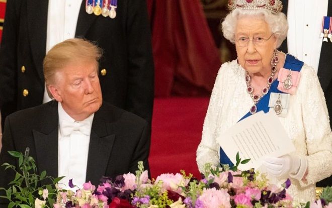Tranh cãi chuyện ông Trump liệu có ngủ gật khi Nữ hoàng Elizabeth phát biểu 'nóng' mạng xã hội
