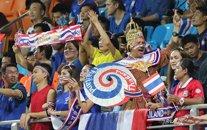 CĐV Thái Lan: 'Chúng ta là số 1, đừng sợ Việt Nam'