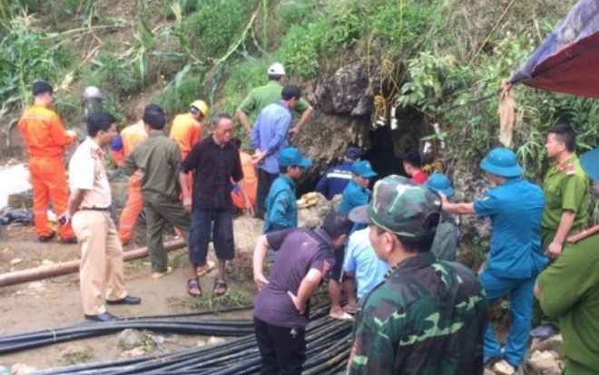 Vụ người đàn ông mắc kẹt 9 ngày trong hang sâu 40 mét: Mưa lớn kéo dài, công tác cứu hộ quay lại ‘vạch xuất phát’