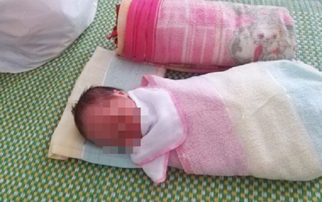 Bé trai sơ sinh nặng 2,6 kg bị bỏ rơi tại bệnh viện