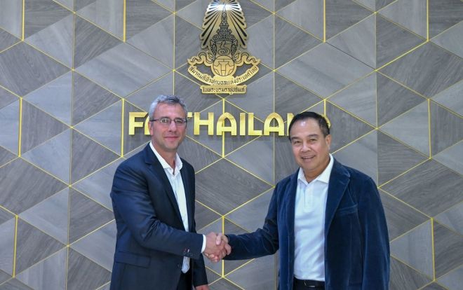 Thái Lan bổ nhiệm cựu HLV Barcelona để đuổi kịp Việt Nam