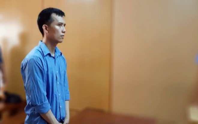 16 năm tù cho người chồng xô vợ tử vong rồi thản nhiên nằm cạnh xem phim