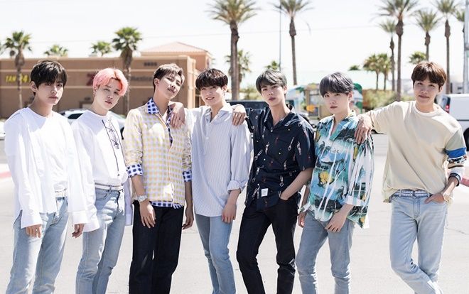 Dispatch tung bộ ảnh mới đẹp nao lòng của BTS: Mỹ nam nào khiến bạn rung động?