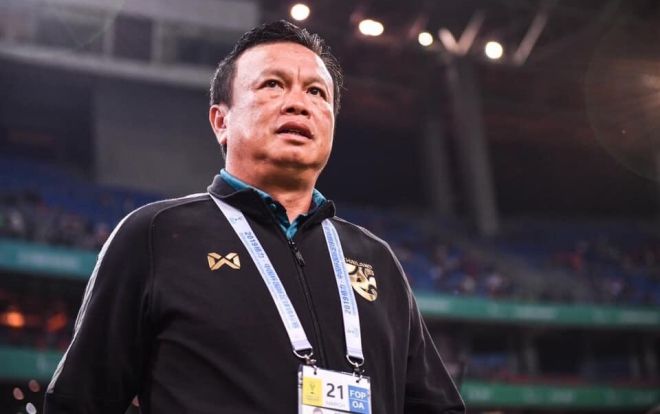 HLV ĐT Thái Lan: 'Tôi ra đi để nhường chỗ cho 1 HLV tài năng nhất thế giới'