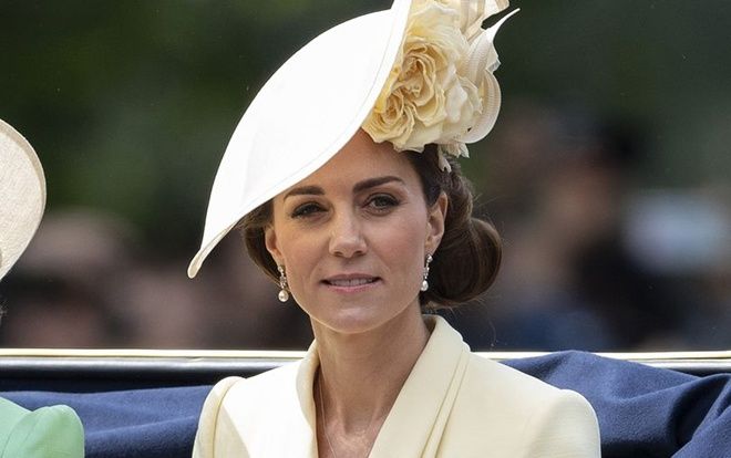 Lý do Công nương Kate trông ủ rũ trong lễ mừng sinh nhật Nữ hoàng