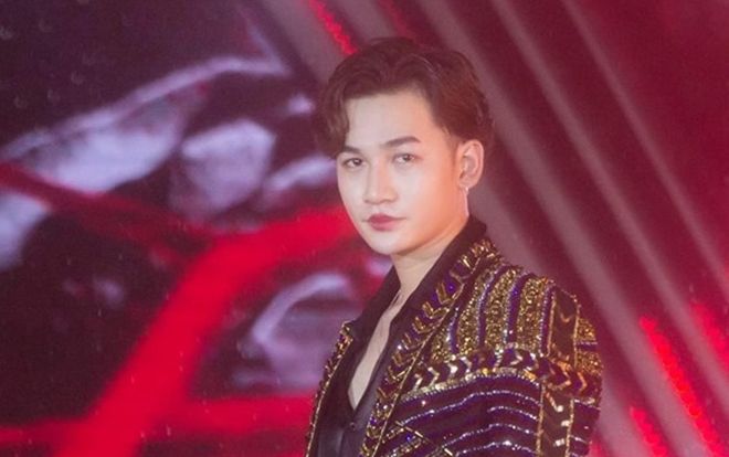 'Cười ngất' với bờ môi lem son 'quyến rũ' của Ali Hoàng Dương, và thủ phạm chính là…