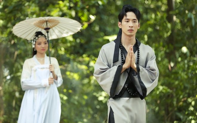 Giữa cơn sốt  'Độ ta không độ nàng', Tuấn Trần tung ngay phim ngắn