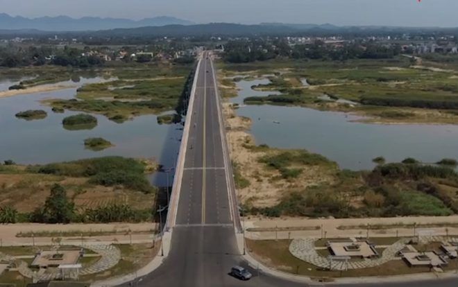 Cầu 650 tỷ đồng bắc qua sông Trà Khúc thông xe