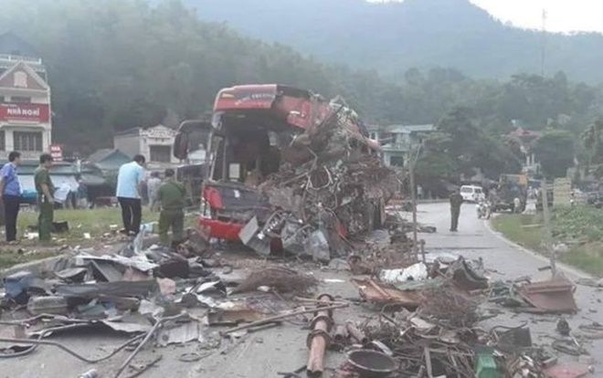 Chủ nhà xe vụ tai nạn kinh hoàng ở Hòa Bình từng có xe khách tông tử vong 7 người đi đưa tang