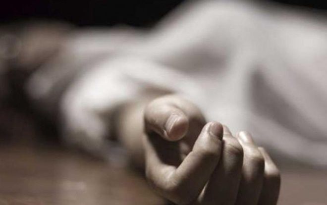 Vợ tử vong trong tư thế treo cổ, chồng bất ngờ nhảy lầu tự tử trong đám tang