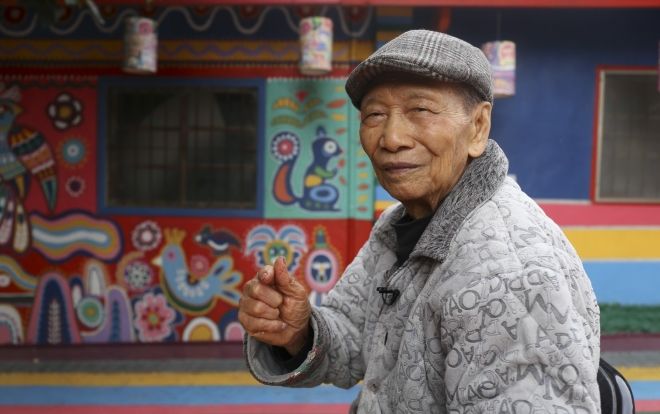 Làng Cầu Vồng nổi tiếng ở Đài Loan và những câu chuyện kiện tụng phía sau