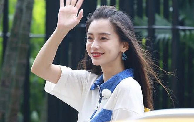 Angelababy gây chú ý với mũi và chiếc cằm khác thường