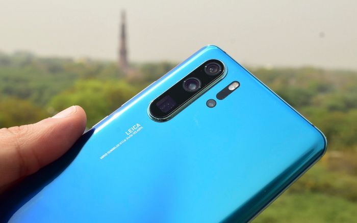 Smartphone Huawei bị công ty chuyển phát nhanh của Mỹ từ chối vận chuyển