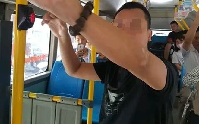 Lập biên bản, viết cam kết không tái phạm đối với biến thái thủ dâm sau lưng nữ sinh trên xe buýt